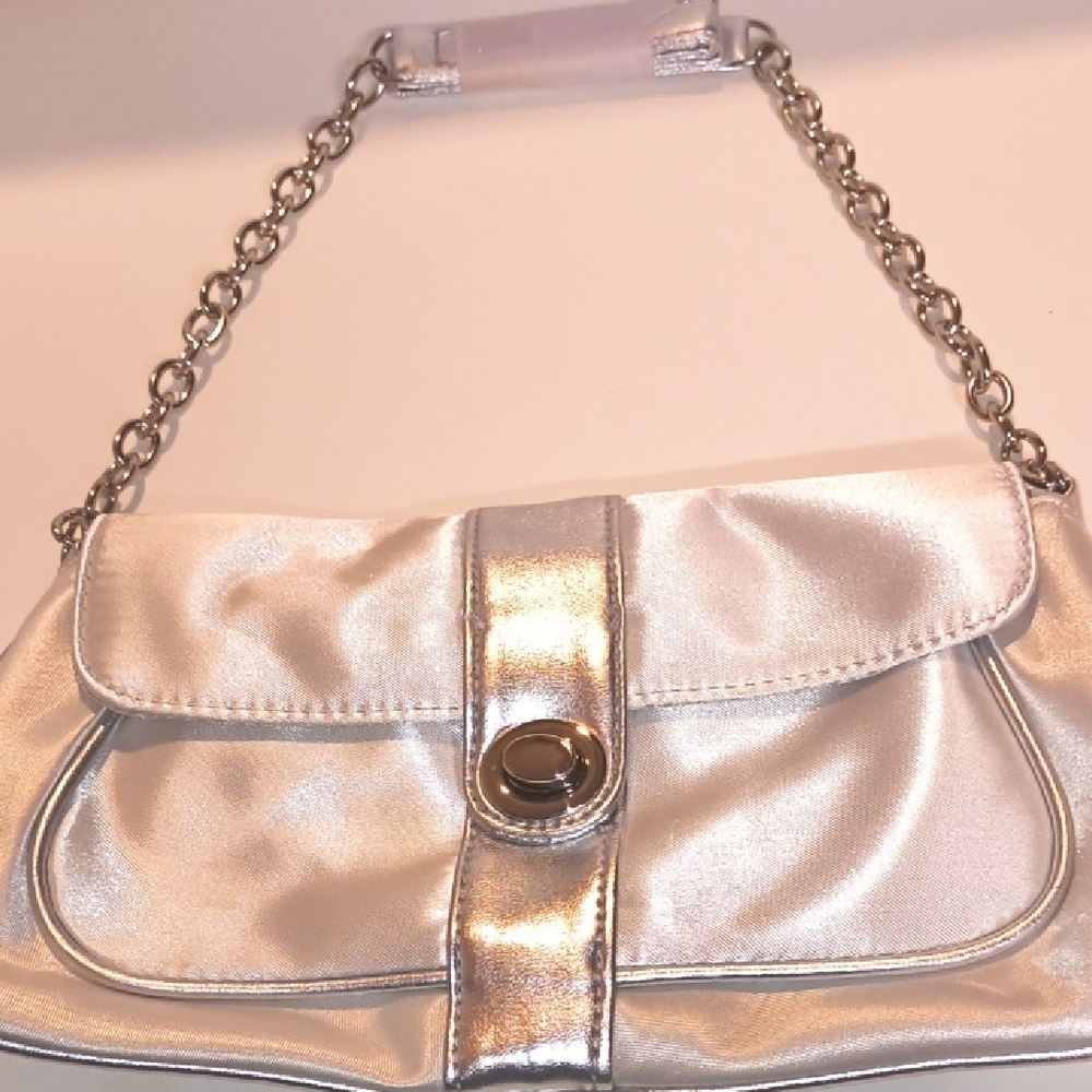 Elegant Silver Chain Shoulder Bag
